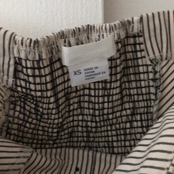 Pinstripe dress with pockets! - Picture 4 of 6